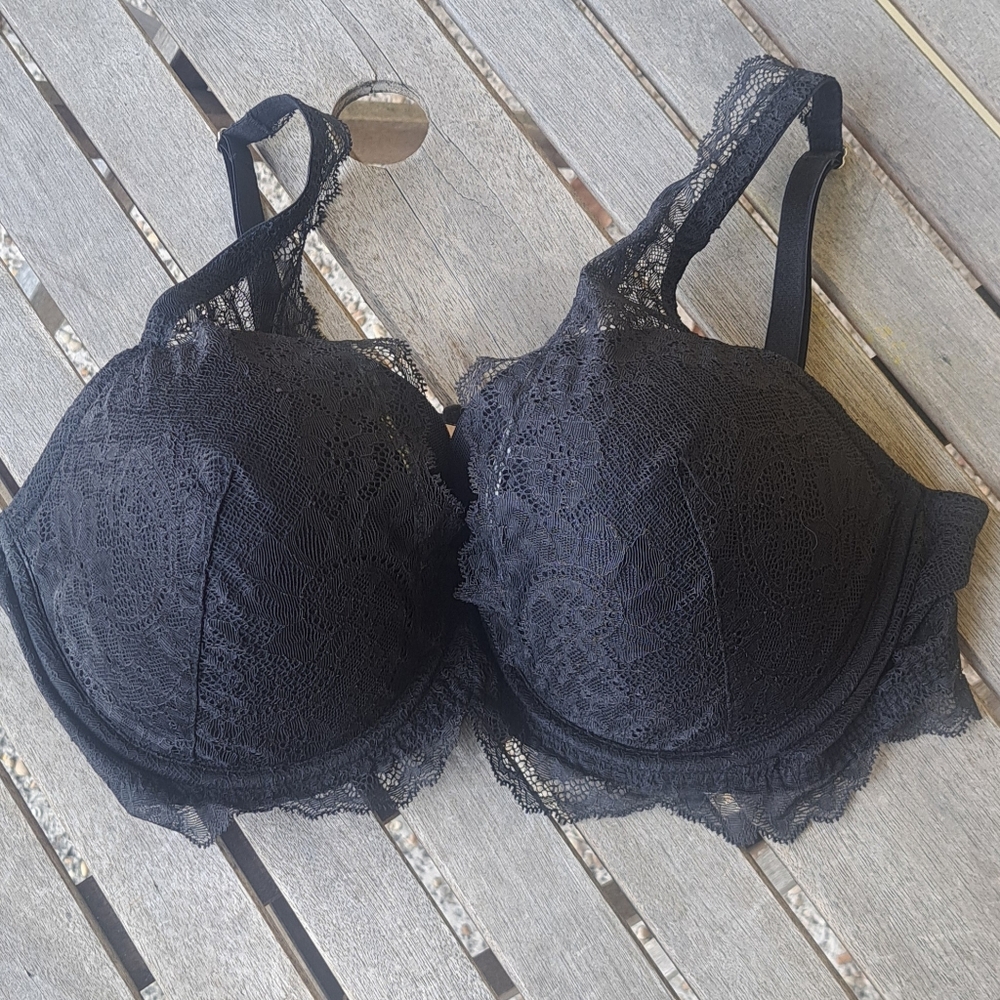 VS Black Lace Bra